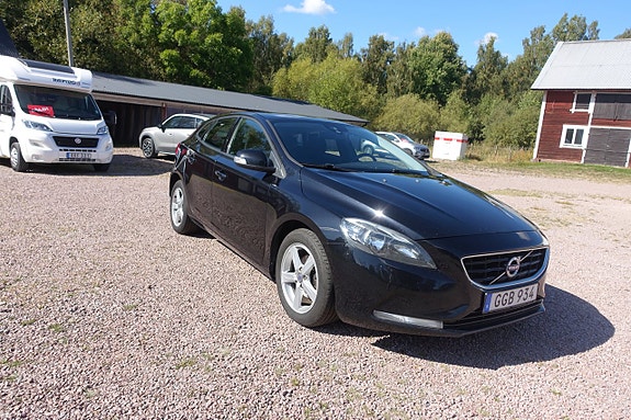 Volvo V40 4 of 28