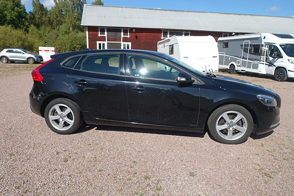 Volvo V40 27 of 28