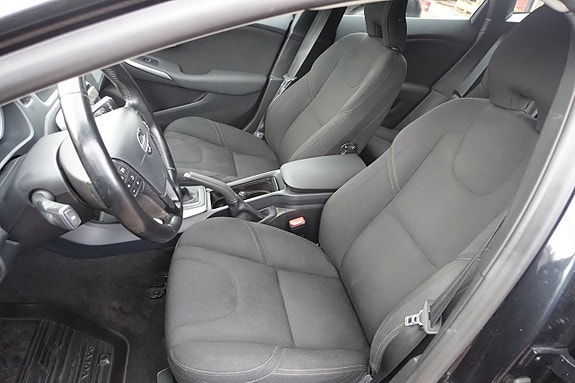 Volvo V40 8 of 28