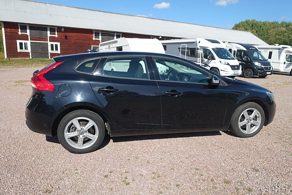 Volvo V40 5 of 28