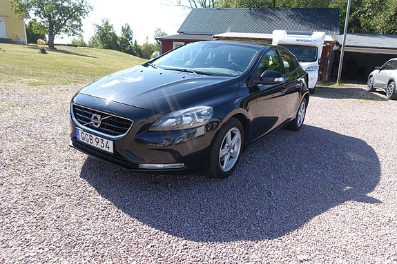Volvo V40 3 of 28