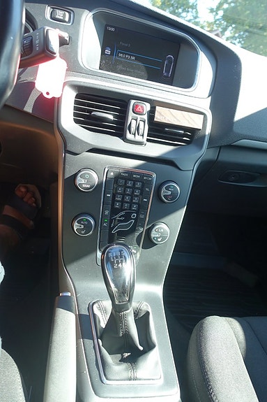 Volvo V40 13 of 28