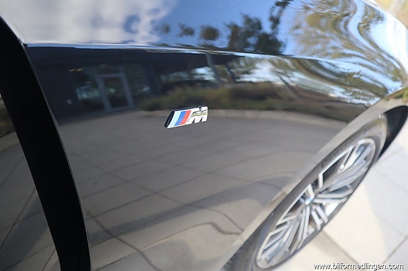 BMW 330i 5 of 24