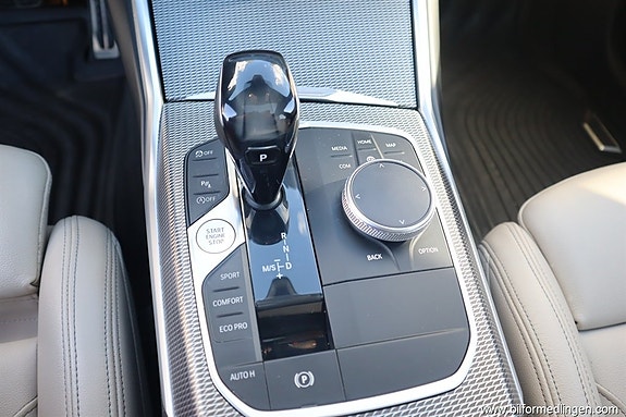 BMW 330i 14 of 24