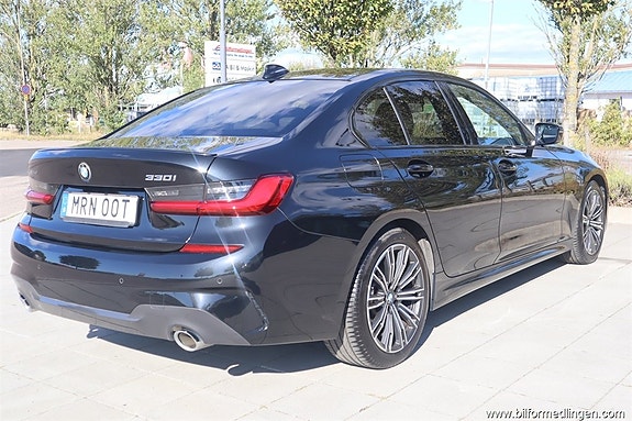 BMW 330i 6 of 24
