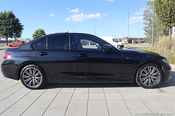 BMW 330i 4 of 24