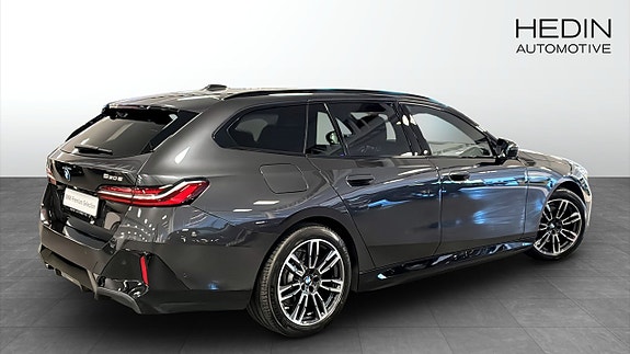 BMW 530e 2 of 9