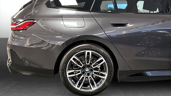 BMW 530e 9 of 9