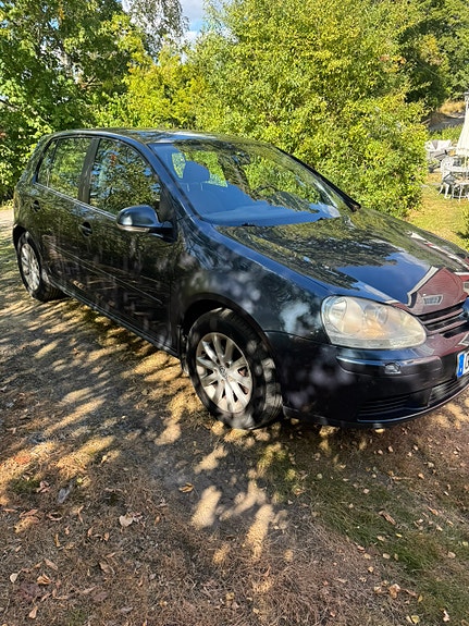 Volkswagen Golf V 5 of 7