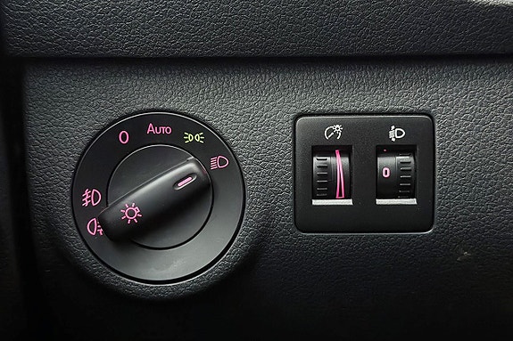 Volkswagen Caddy Maxi 24 of 26
