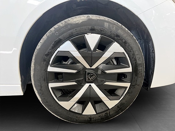 Peugeot 208 14 of 15