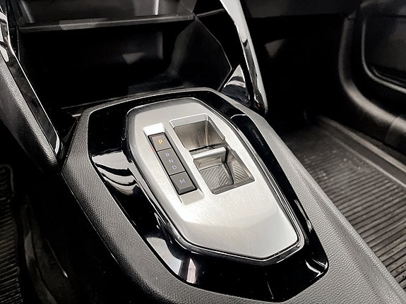 Peugeot 208 10 of 15