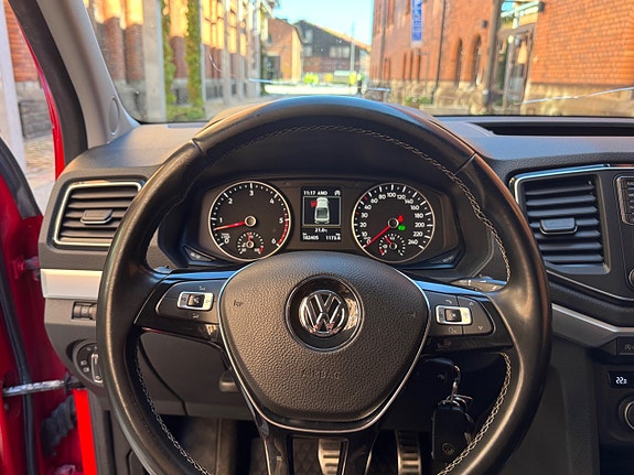 Volkswagen Amarok 17 of 27
