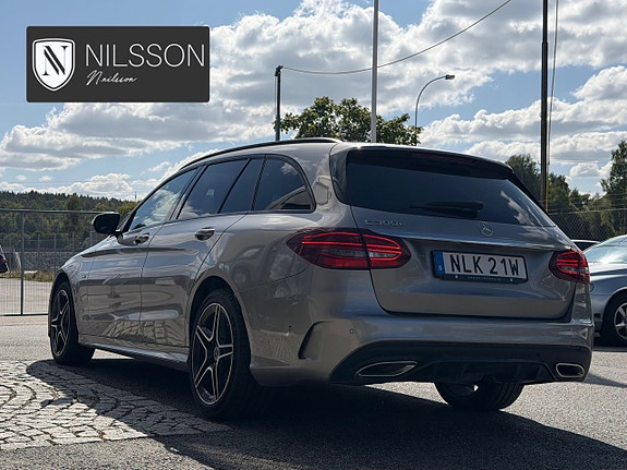 Mercedes-Benz C300 12 of 30
