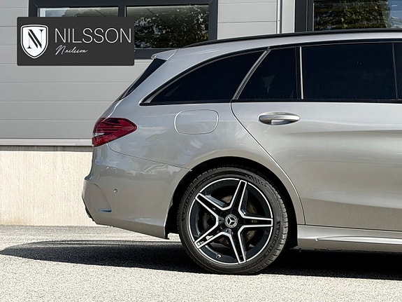 Mercedes-Benz C300 21 of 30