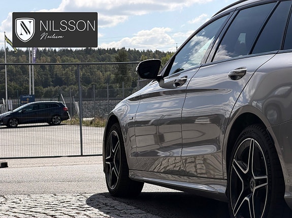 Mercedes-Benz C300 13 of 30