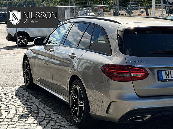 Mercedes-Benz C300 14 of 30