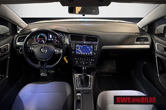 Volkswagen e-Golf VII 9 of 13