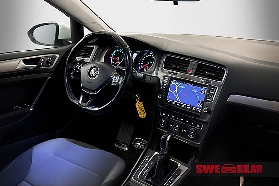 Volkswagen e-Golf VII 10 of 13
