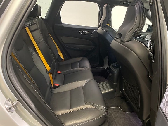 Volvo XC60 13 of 24
