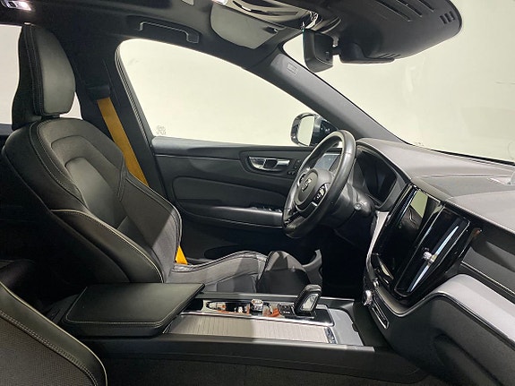 Volvo XC60 10 of 24