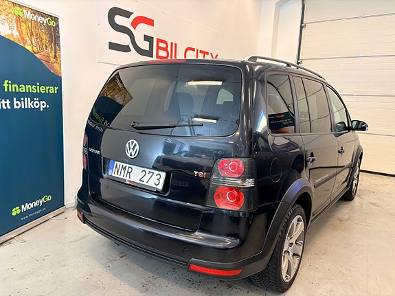Volkswagen CrossTouran 7 of 30