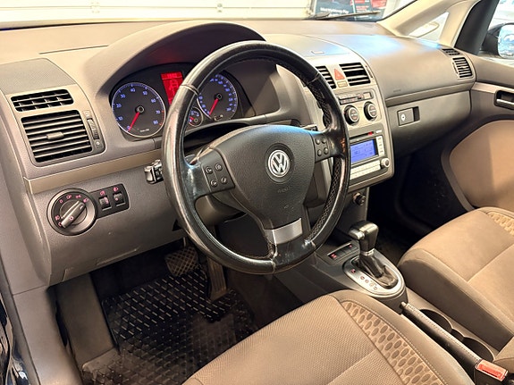 Volkswagen CrossTouran 21 of 30