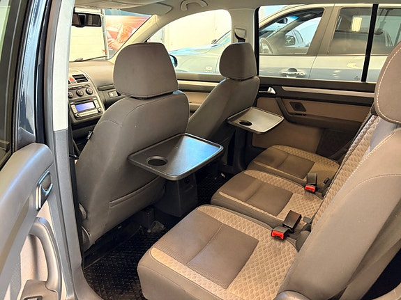 Volkswagen CrossTouran 17 of 30
