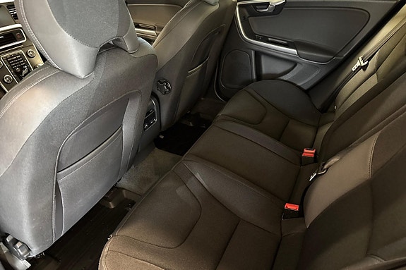 Volvo S60 19 of 25