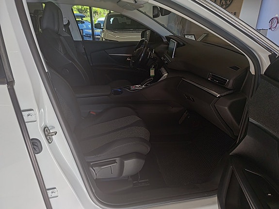 Peugeot 3008 6 of 11