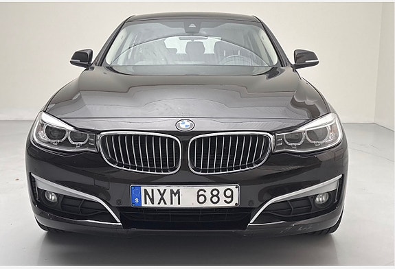 BMW 320d 2 of 7