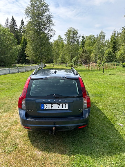Volvo V50 3 of 6