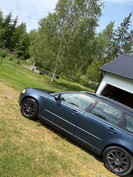Volvo V50 2 of 6