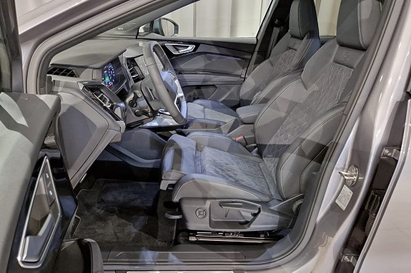 Audi Q4 e-tron 6 of 15