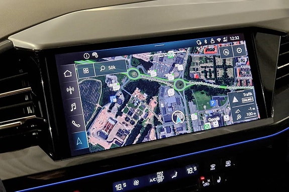 Audi Q4 e-tron 10 of 15