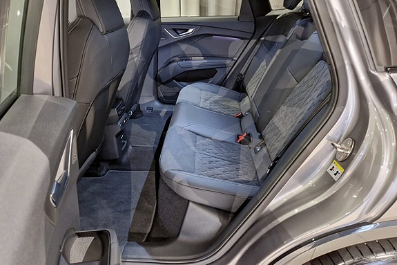 Audi Q4 e-tron 14 of 15