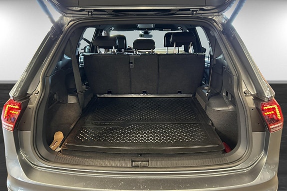 Volkswagen Tiguan Allspace 14 of 17