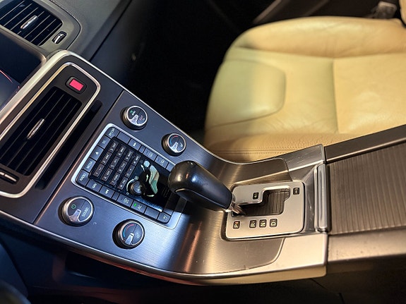 Volvo S60 12 of 16