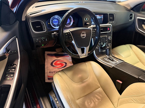 Volvo S60 9 of 16