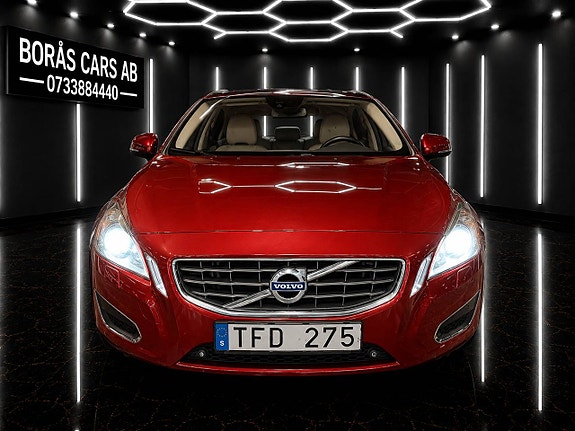 Volvo S60 2 of 16