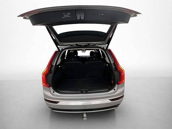 Volvo XC90 8 of 30
