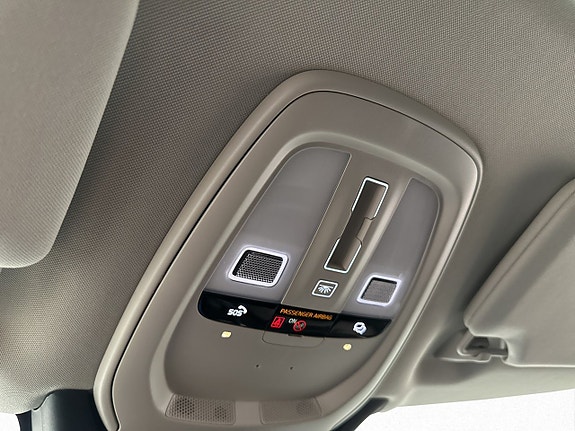 Volvo XC90 16 of 30