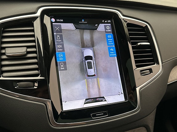 Volvo XC90 14 of 30