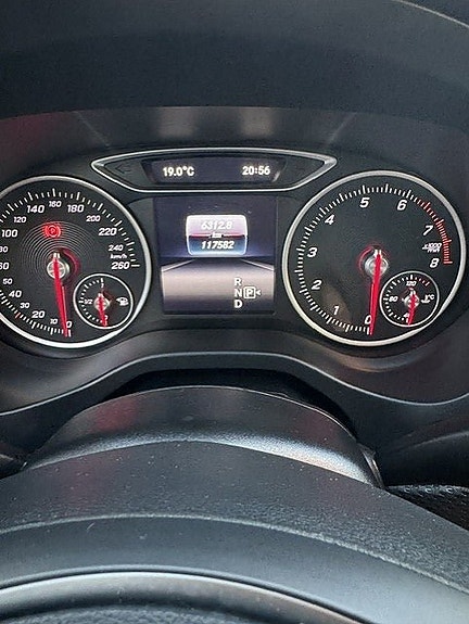 Mercedes-Benz A180 2 of 8