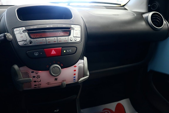 Toyota Aygo 14 of 17