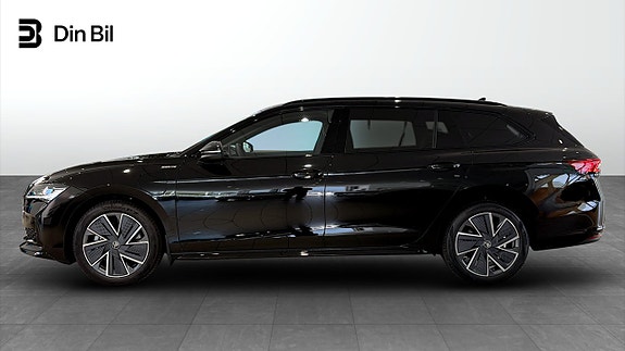 Skoda Superb 2 of 10