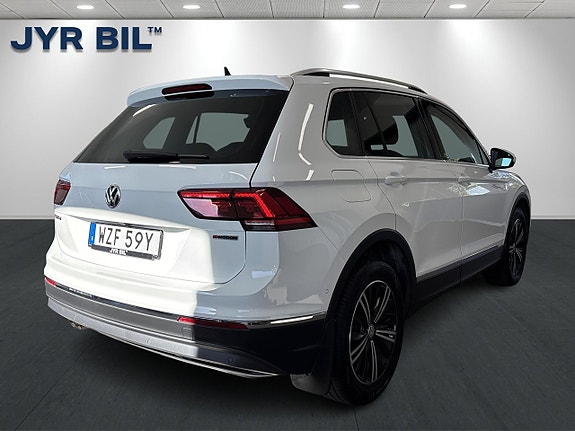 Volkswagen Tiguan 3 of 27