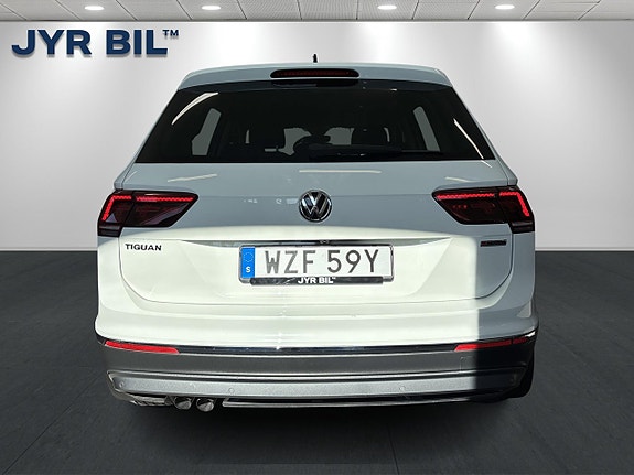 Volkswagen Tiguan 4 of 27