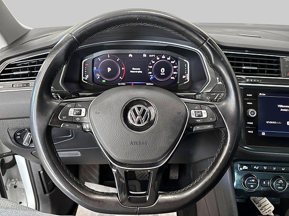 Volkswagen Tiguan 10 of 27