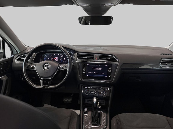 Volkswagen Tiguan 15 of 27